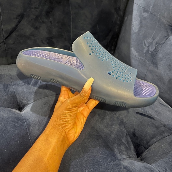 Burberry Slides - Picture 1 of 8
